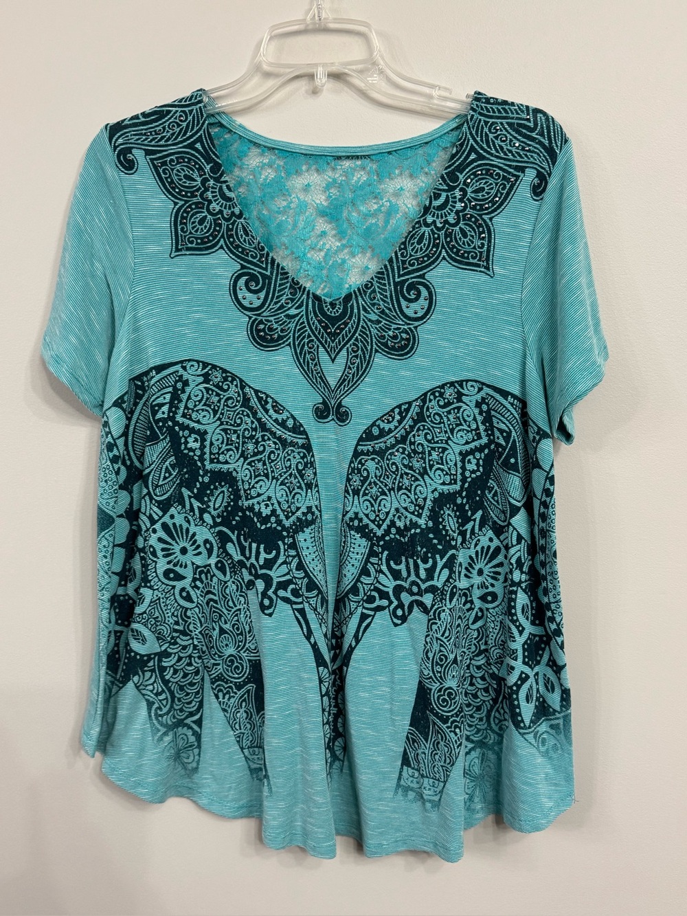 New Directions Weekend teal Boho Elephant Graphic Lace Back tee blouse Medium